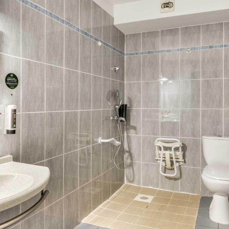 B&B HOTEL Pézenas - Chambre Double - Accessible aux Personnes à Mobilité Réduite - 2