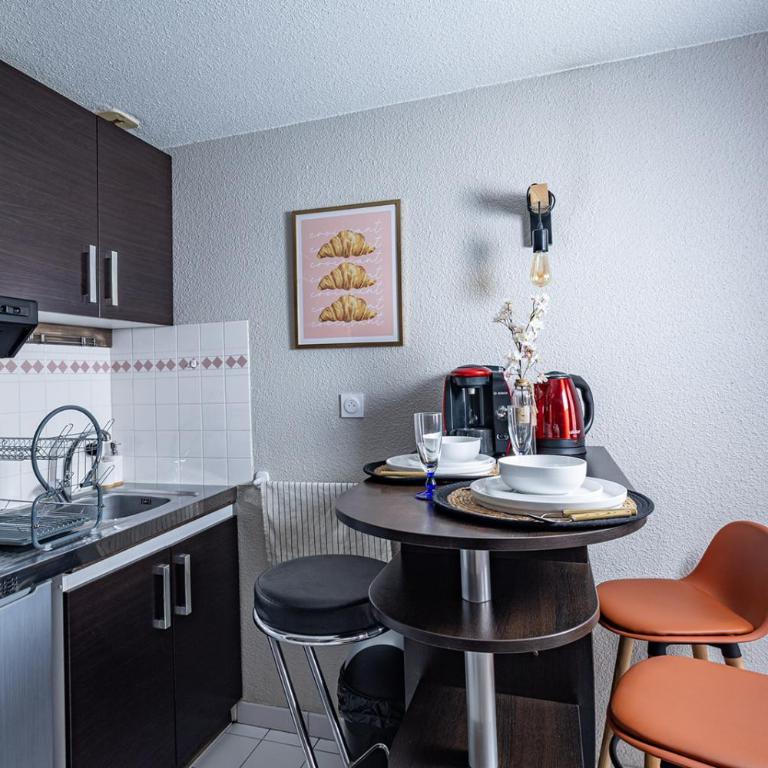 Cosy Home - Loft in City Center Toulouse - Charmant Duplex au coeur de Toulouse - Two-Bedroom Apartment - 7