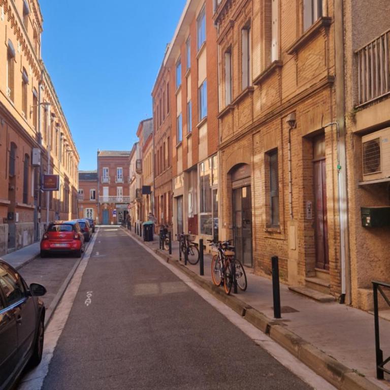 Cosy Home - Loft in City Center Toulouse - Charmant Duplex au coeur de Toulouse - Two-Bedroom Apartment - 40