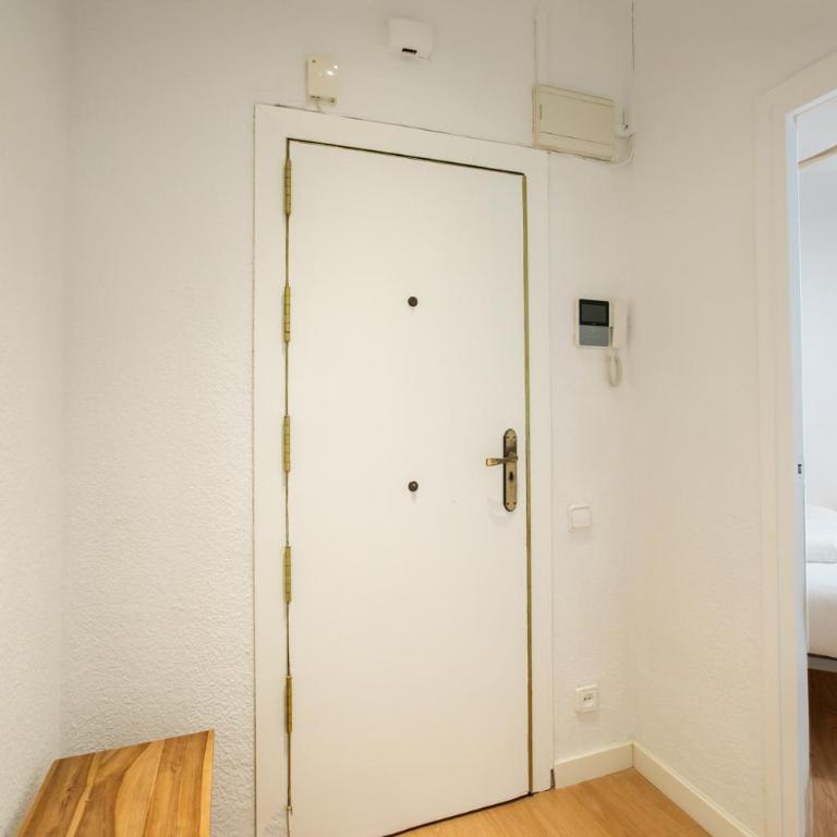 72GRVCC1066- Near Sagrada Familia - Three-Bedroom Apartment - 6