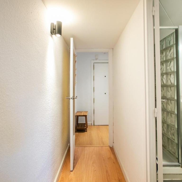 72GRVCC1066- Near Sagrada Familia - Three-Bedroom Apartment - 10