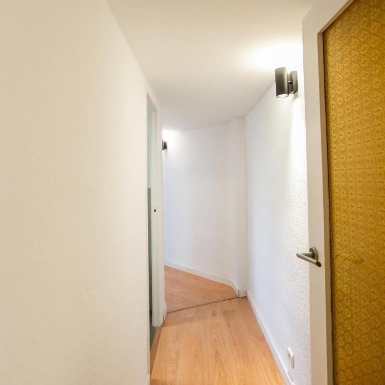 72GRVCC1066- Near Sagrada Familia - Three-Bedroom Apartment - 13