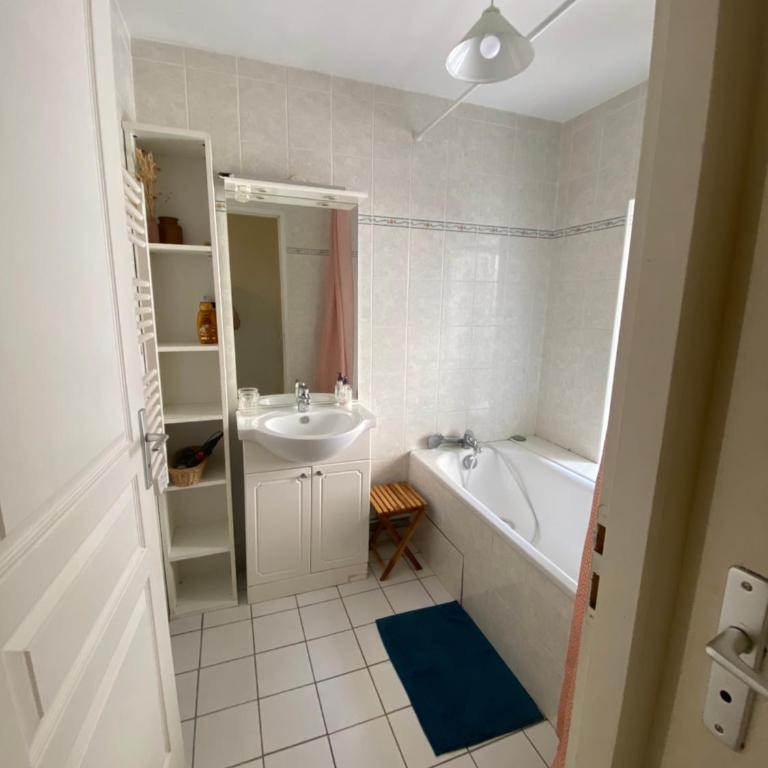Duplex 60m2 vieux centre avec balcon - Maisonette-Apartment - 12