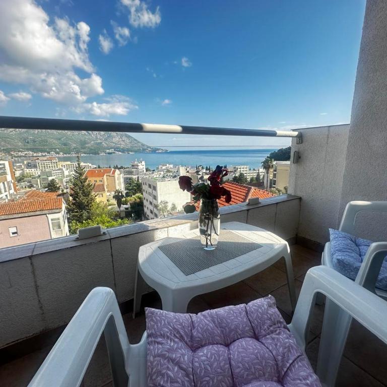 Apartmani Ilic - Apartment with Sea View - 1