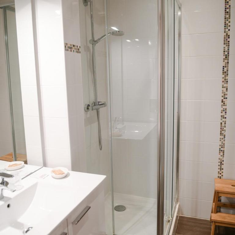 Le Dahu - Chambre Lits Jumeaux avec Salle de Bains Privative Séparée - 4