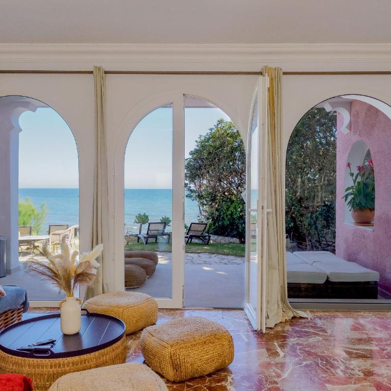 Cubo's Beachfront Villa Khayyam - Villa - 24