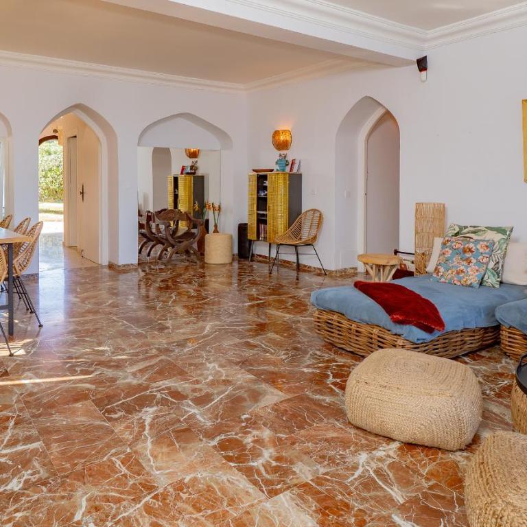 Cubo's Beachfront Villa Khayyam - Villa - 28