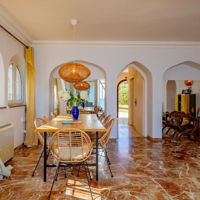 Cubo's Beachfront Villa Khayyam - Villa - 29