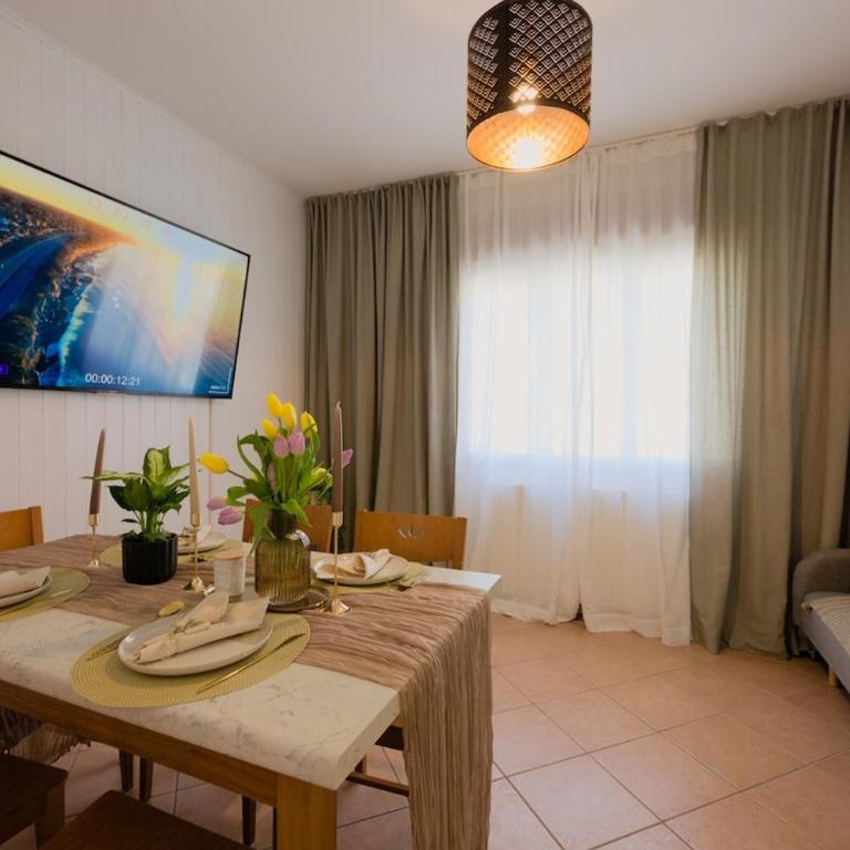 Casa Carinzia 24 - trilocale 6 posti letto - Appartamento con 3 Camere da Letto - 1