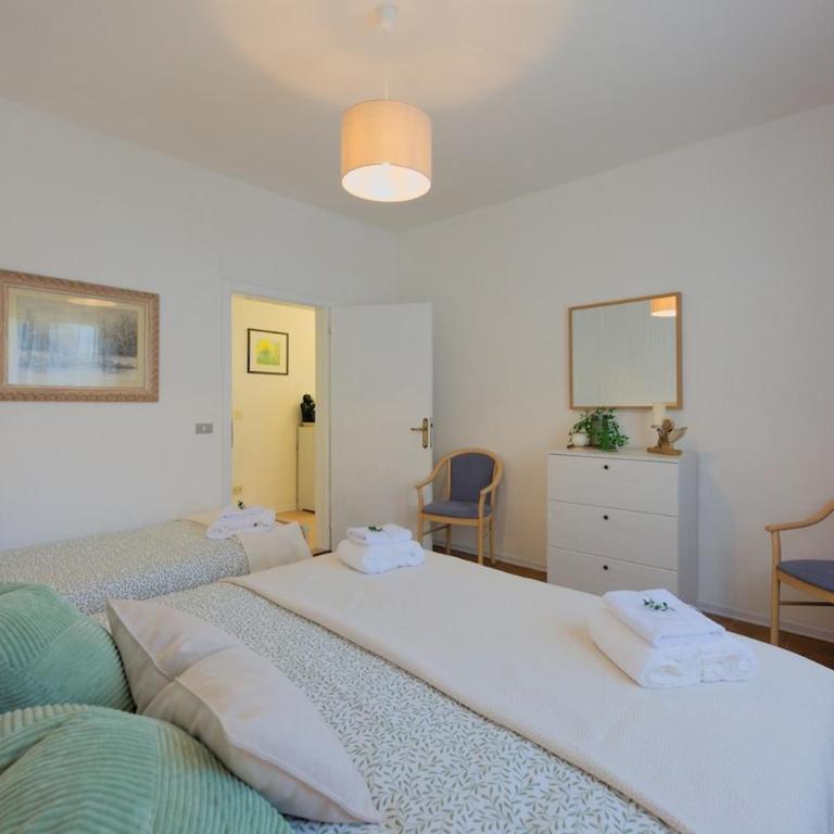 Casa Carinzia 24 - trilocale 6 posti letto - Appartamento con 3 Camere da Letto - 5