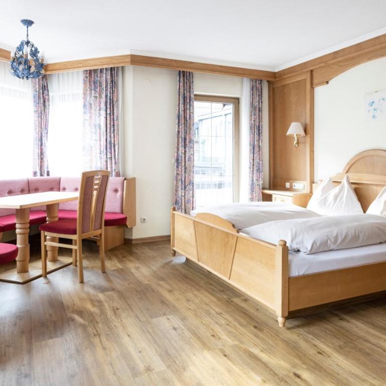 Heart Hotel Nordstern - Doppelzimmer mit Balkon - 6