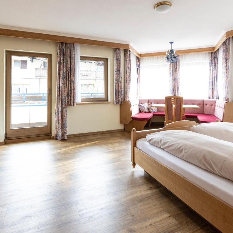 Heart Hotel Nordstern - Doppelzimmer mit Balkon - 5