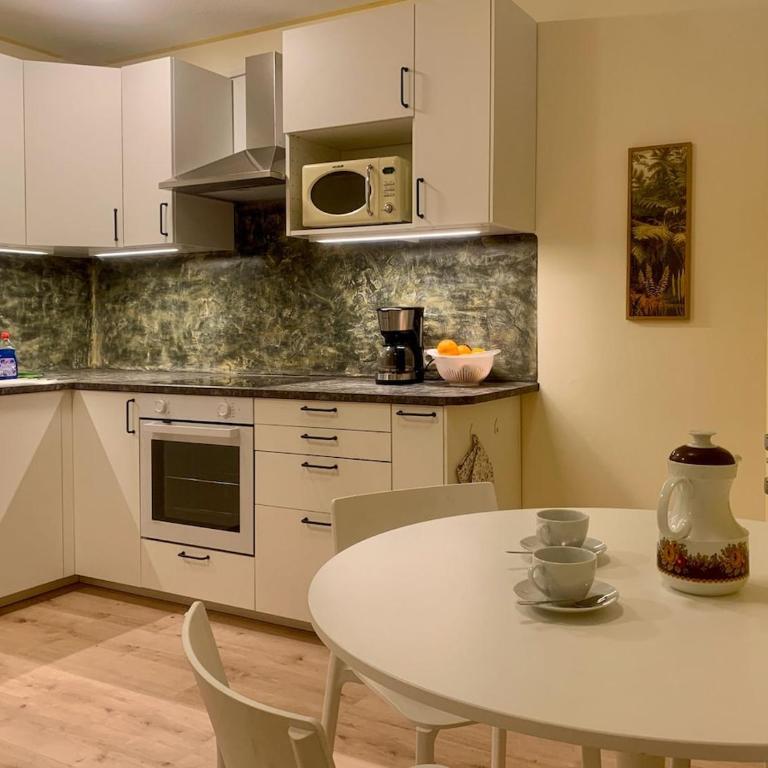 Apartment in central location with free parking space - Appartement 2 Chambres - 11