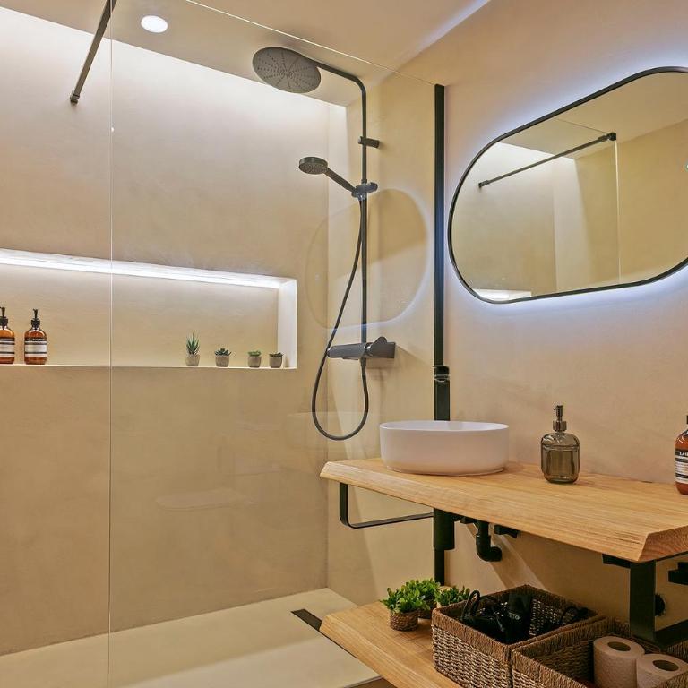 Olivia Barcelona - Double Room with Private External Bathroom - 2