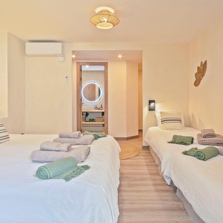 Olivia Barcelona - Family Room with Terrace - 8