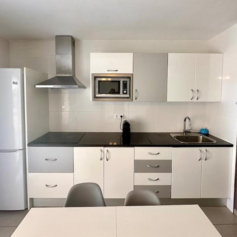 Home Clipper Salou - Two-Bedroom Apartment with Balcony - 6