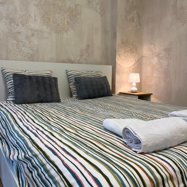 Studio Ramonda - City Center Dorcol - with Free Parking - Deluxe King Studio - 11