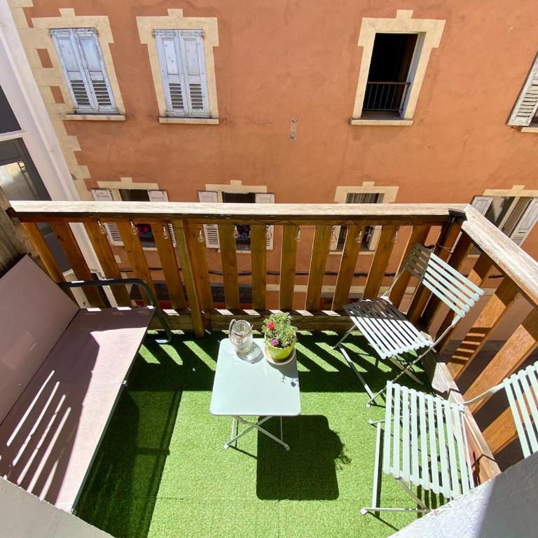 Duplex 60m2 vieux centre avec balcon - Maisonette-Apartment - 14