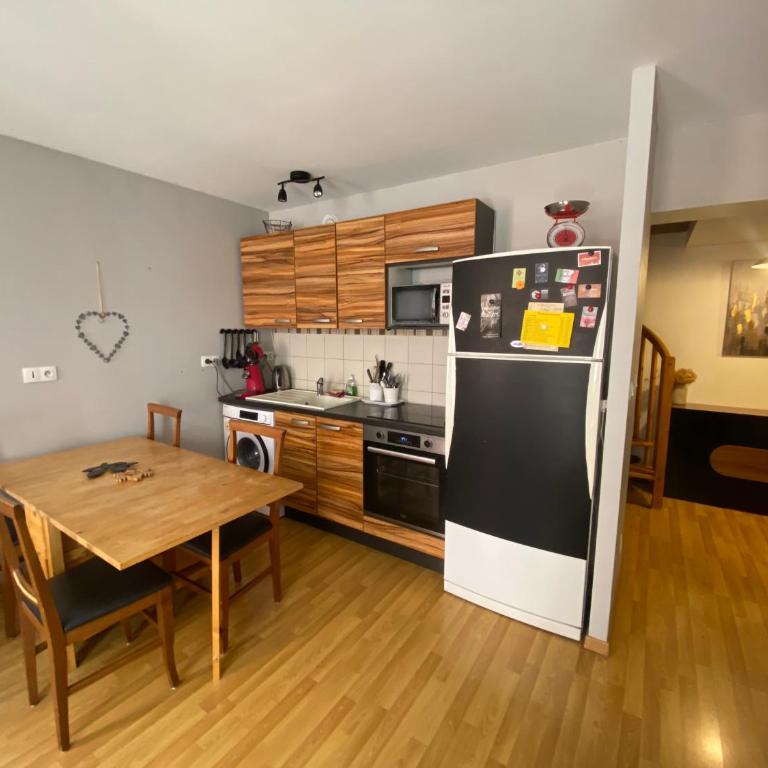 Duplex 60m2 vieux centre avec balcon - Maisonette-Apartment - 5