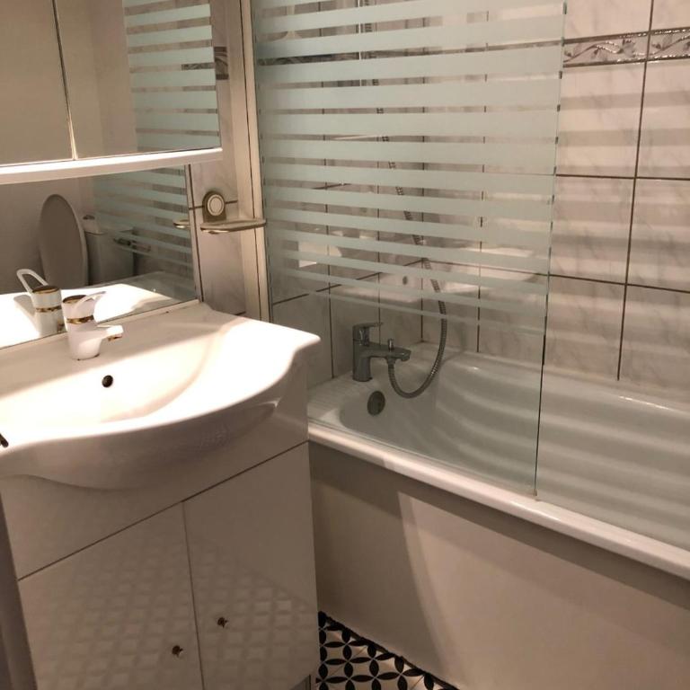 Appartement Balcon piscine tennis vue Montagne - Apartamento de 2 dormitorios con balcón - 24