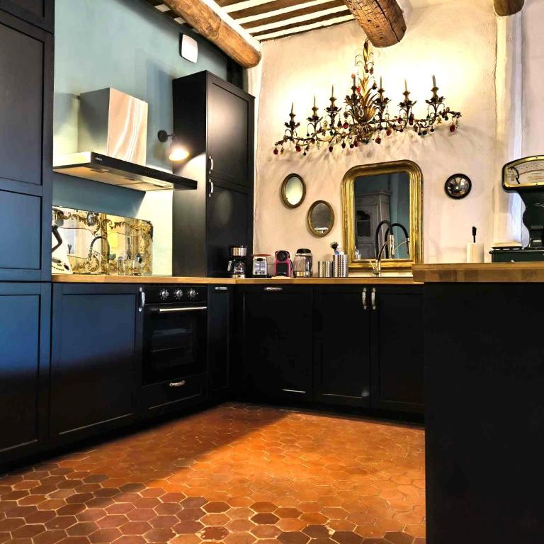 Appartement Superbe 2 personnes Coeur de ville l'Isle sur Sorgue - One-Bedroom Apartment - 3