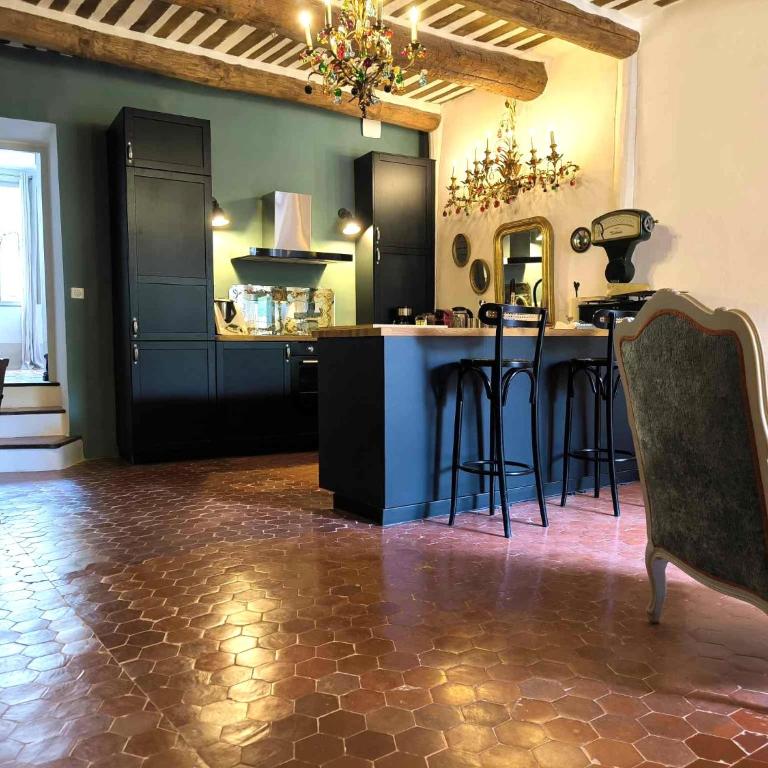Appartement Superbe 2 personnes Coeur de ville l'Isle sur Sorgue - One-Bedroom Apartment - 1