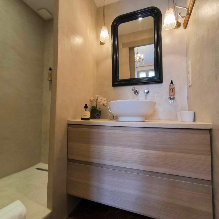 Appartement Superbe 2 personnes Coeur de ville l'Isle sur Sorgue - One-Bedroom Apartment - 20
