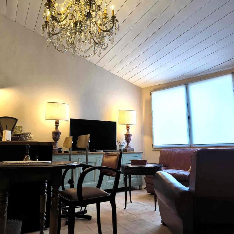 Appartement Superbe 2 personnes Coeur de ville l'Isle sur Sorgue - One-Bedroom Apartment - 9