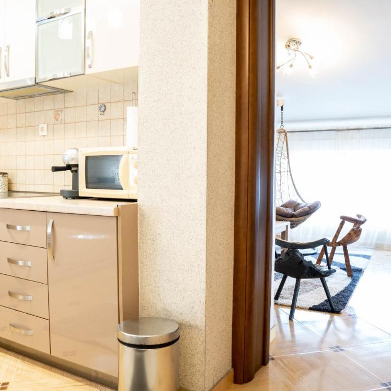 Vasko&Jana Vista Apartment - Three-Bedroom Apartment with Ocean View - 13
