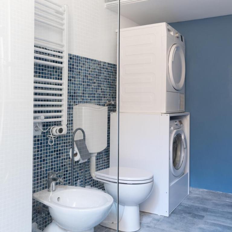 Designer 2 bedroom-AC apartment in the Center of Genoa - Two-Bedroom Family Apartment - 45