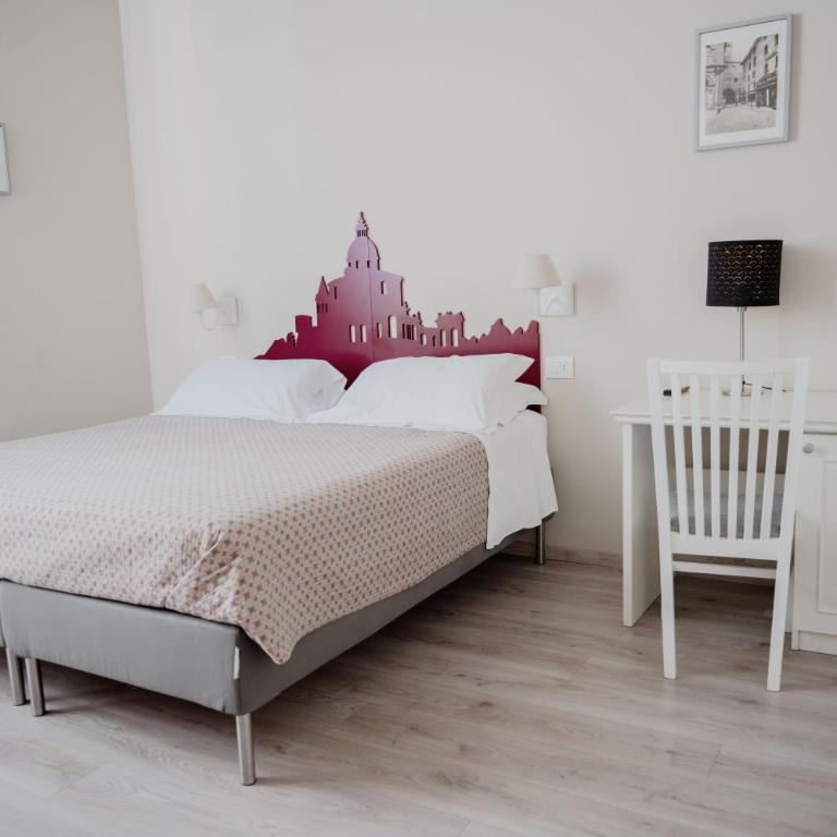 A Casa Di Luna - Double or Twin Room with Private Bathroom - 1