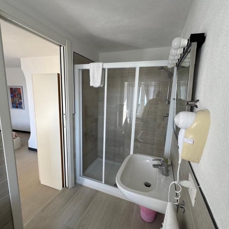 Affittacamere PZ - Camera Matrimoniale con Terrazza - 13