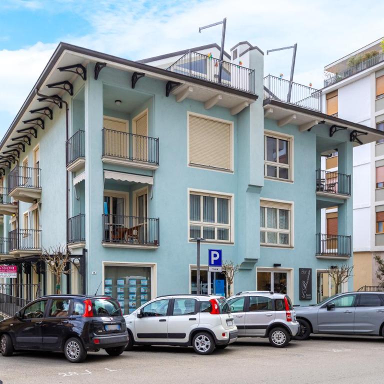 Luce Apartment with free parking - Appartamento - 24