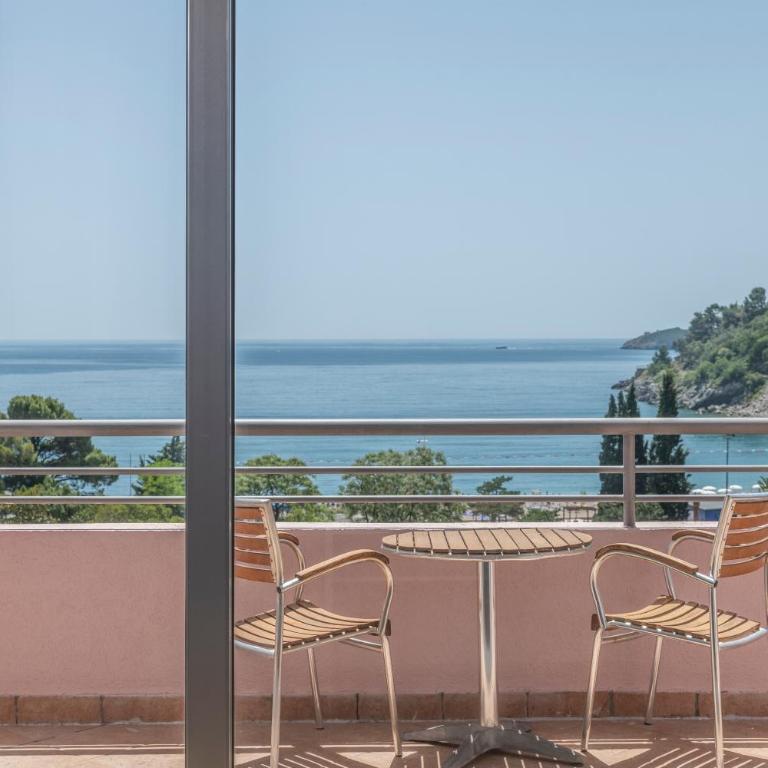 Iberostar Waves Bellevue All Inclusive - Dvokrevetna Soba sa Bračnim Krevetom/Zasebnim Krevetima i Pogledom na More - 4