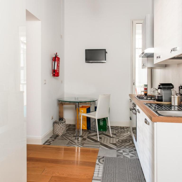 Heart of Naples By Dimorra - Two-Bedroom Apartment - 6