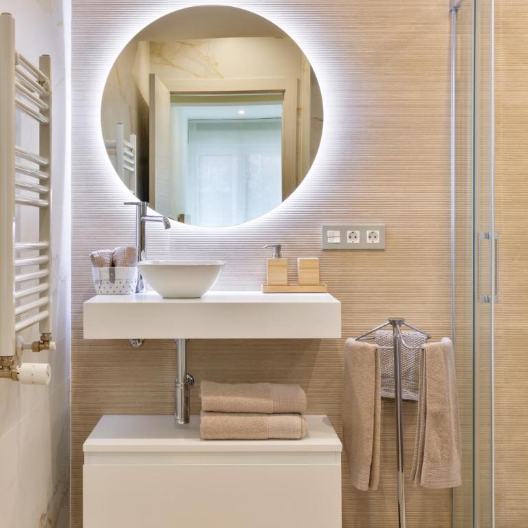 Acogedor Apto a 9 min de playa " Carbayu" - Apartamento - 14