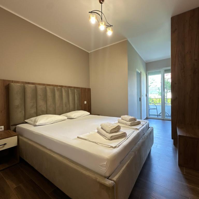 Residence LEORA - Dvokrevetna Soba sa Bračnim Krevetom - 1