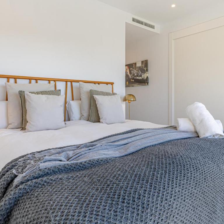 VACATION MARBELLA I Villa De La Resina, Infinity Pool, 24-7 Security, Rooftop Solarium, BBQ, Golf Community, Africa Views - Villa - 16