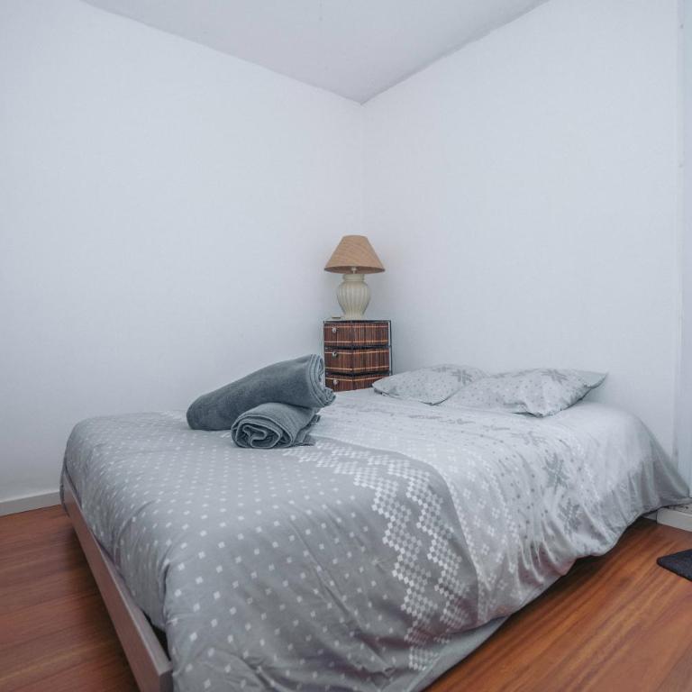 Maison entière à 300m du centre - Three-Bedroom House - 25