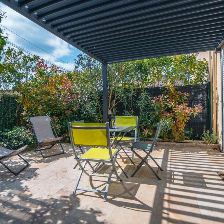 Maison entière à 300m du centre - Three-Bedroom House - 27