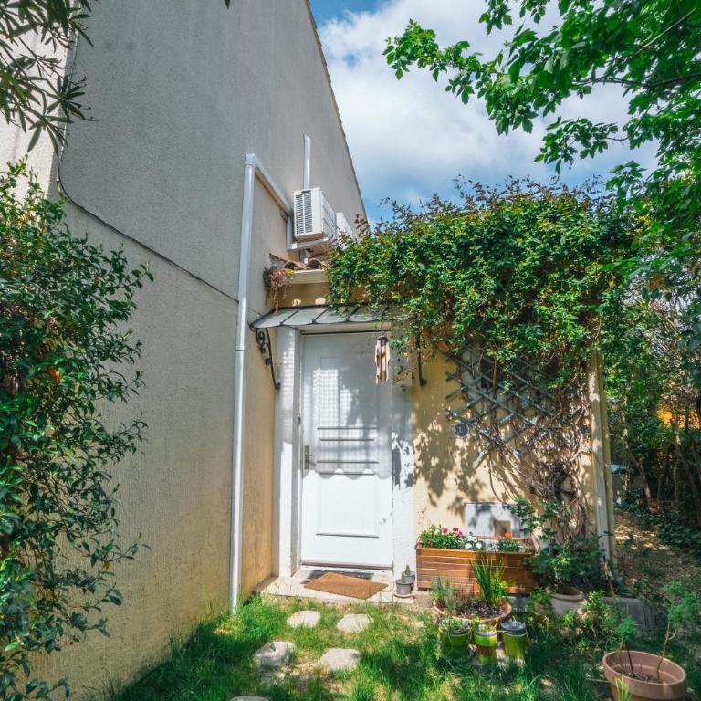 Maison entière à 300m du centre - Three-Bedroom House - 30