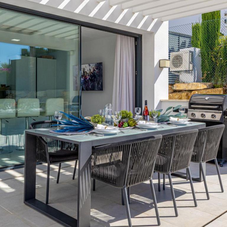 VACATION MARBELLA I Villa De La Resina, Infinity Pool, 24-7 Security, Rooftop Solarium, BBQ, Golf Community, Africa Views - Villa - 39