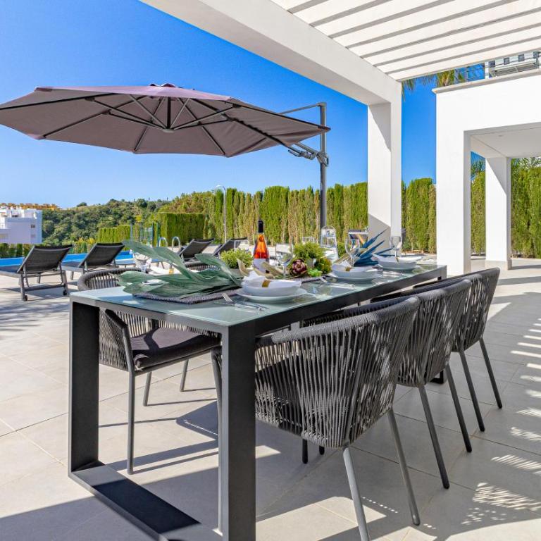 VACATION MARBELLA I Villa De La Resina, Infinity Pool, 24-7 Security, Rooftop Solarium, BBQ, Golf Community, Africa Views - Villa - 13