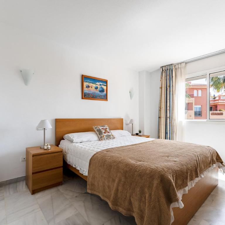 MalagaSuite Amatista Marbella - Apartamento de 2 dormitorios con vistas a la piscina - 5