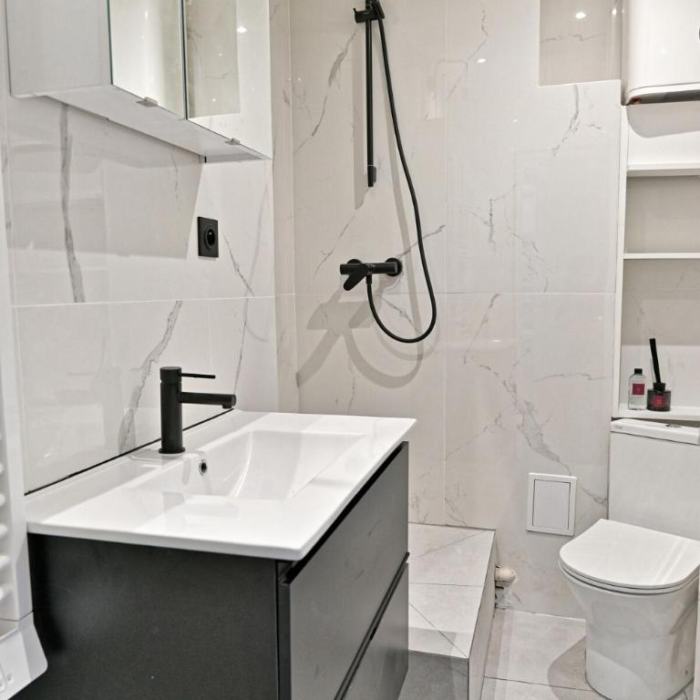 Modern Paris Moulin Rouge Apartment - Appartement 1 Chambre - 18