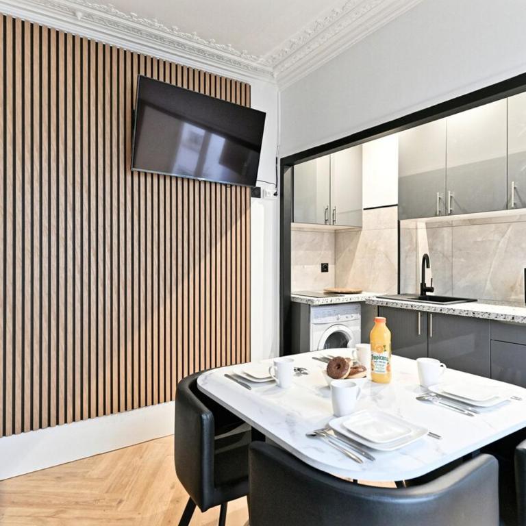 Modern Paris Moulin Rouge Apartment - Appartement 1 Chambre - 24