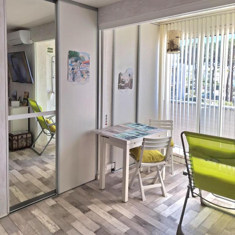 Studio " La Plage " avec parking privé gratuit et CLIM - Studio - 2