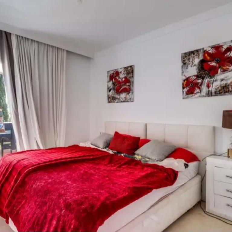 bedroom, with a share bathroom in a Bed and breakfast place - Habitación Doble - 20