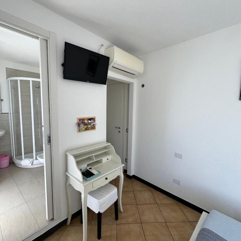 Affittacamere PZ - Camera Matrimoniale con Vista Mare - 4