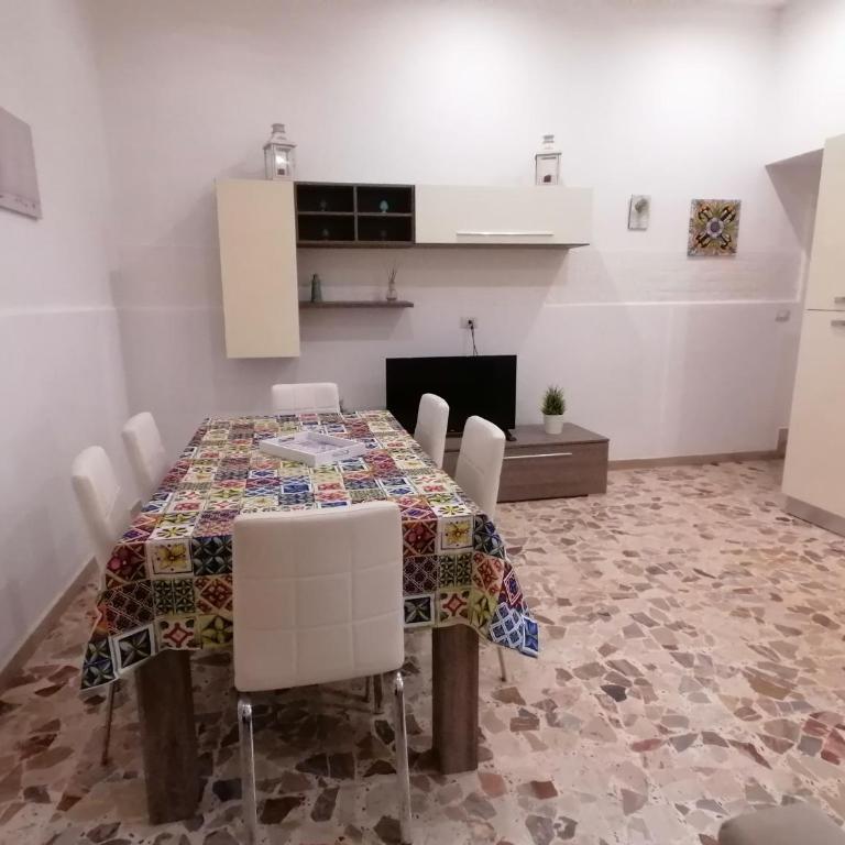 Gioele House - Appartamento con 2 Camere da Letto - 1